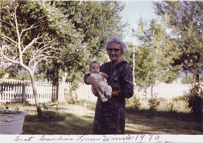 grlarsen02.jpg 98.4K