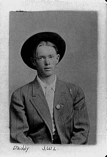 jwlarsen18.jpg 15.2K