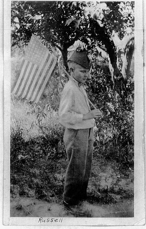 russell02.jpg 107.9K